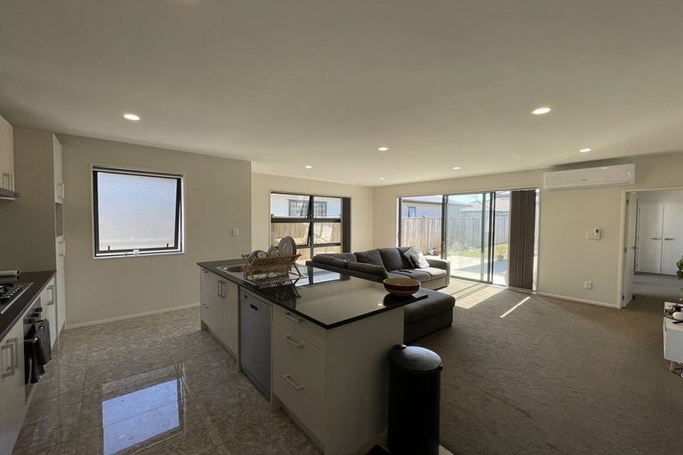 Photo of property in 13 Treestump Road, Takanini, 2112