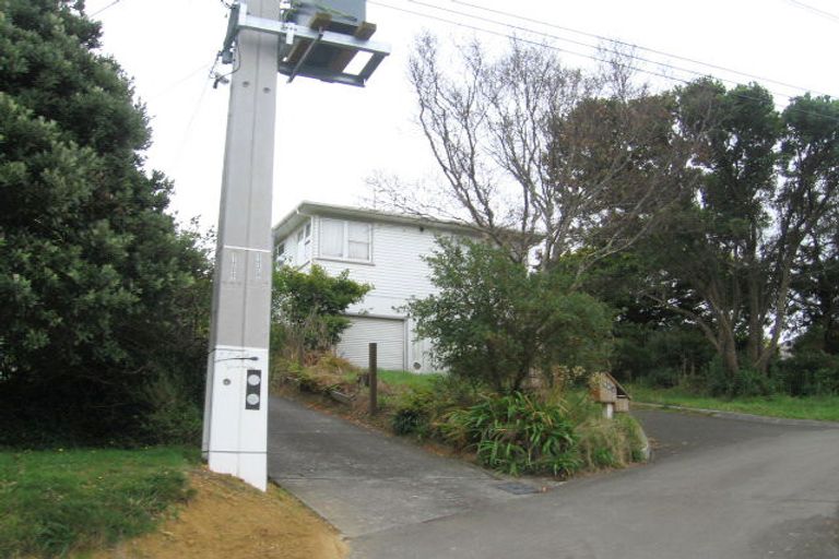 Photo of property in 35a Ranui Terrace, Tawa, Wellington, 5028