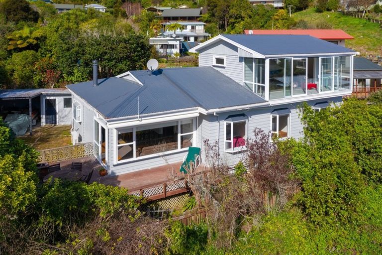 Photo of property in 1 Amelia Crescent, Waikawa, Picton, 7220