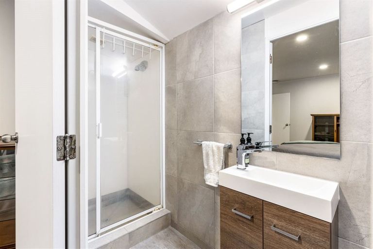 Photo of property in 22 Darcy Place, Massey, Auckland, 0614