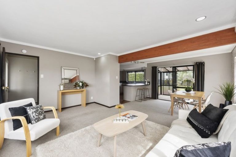 Photo of property in 6 Houhere Place, Pukete, Hamilton, 3200