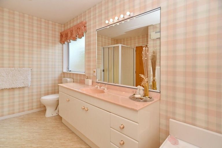 Photo of property in 158 Avonhead Road, Avonhead, Christchurch, 8042