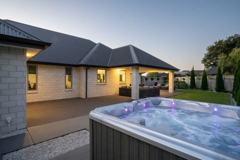 Photo of property in 17 Henry Bell Close, Leamington, Cambridge, 3432