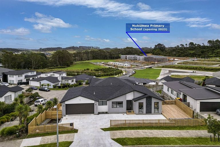 Photo of property in 19 Tautoru Avenue, Orewa, 0931