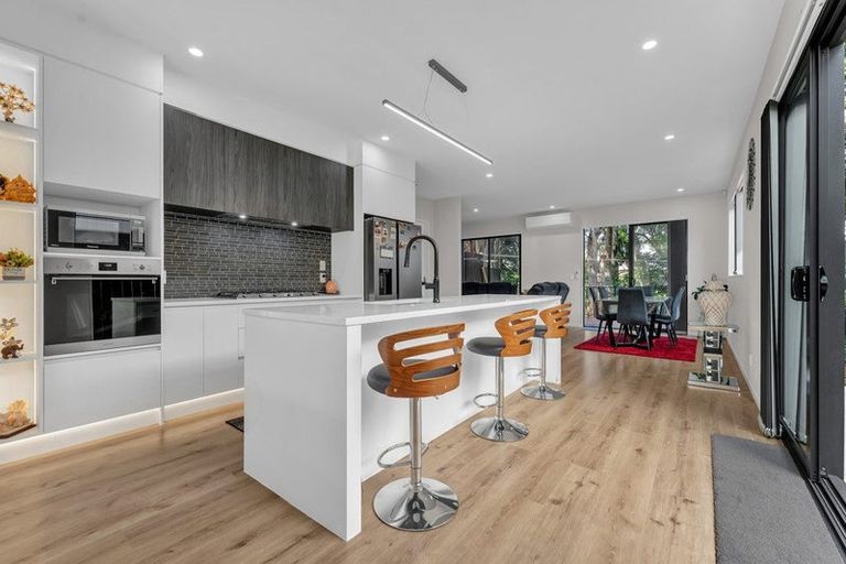 Photo of property in 13 Pumau Place, Flat Bush, Auckland, 2019