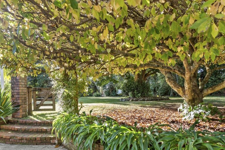 Photo of property in 100 Oxford Road, Okato, 4335