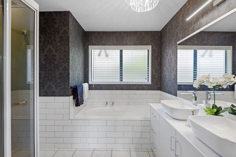 Photo of property in 5 Chilwell Place, Halswell, Christchurch, 8025