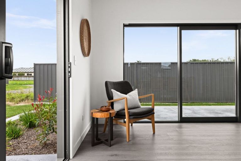 Photo of property in 24 George Yee Place, Taradale, Napier, 4112