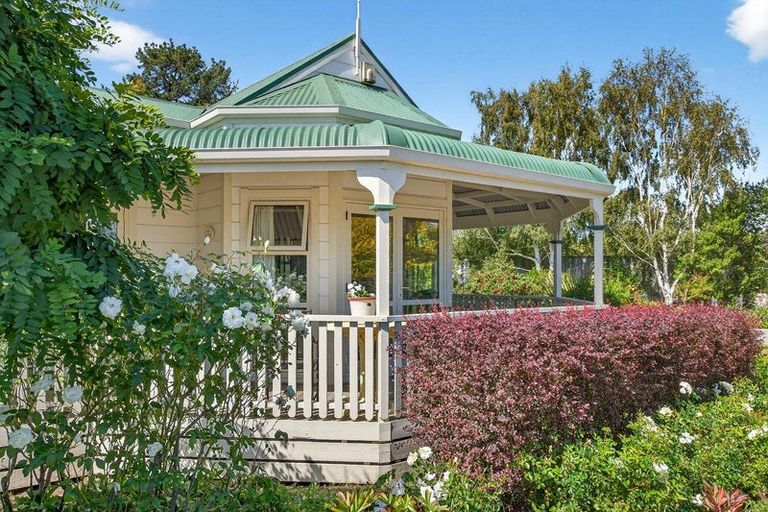 Photo of property in 41 Oxford Street, Martinborough, 5711