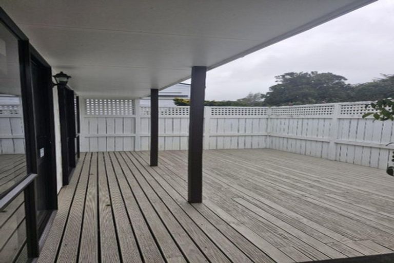 Photo of property in 36 Poplar Grove, Whalers Gate, New Plymouth, 4310