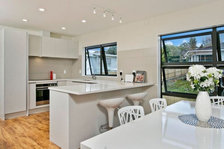 Photo of property in 22a Glastron Place, Bayview, Auckland, 0629