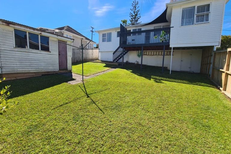 Photo of property in 1/23 William Souter Street, Forrest Hill, Auckland, 0620