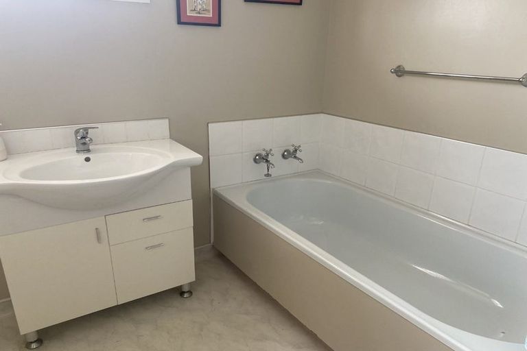 Photo of property in 2 Balquhidder Road, Hospital Hill, Napier, 4110