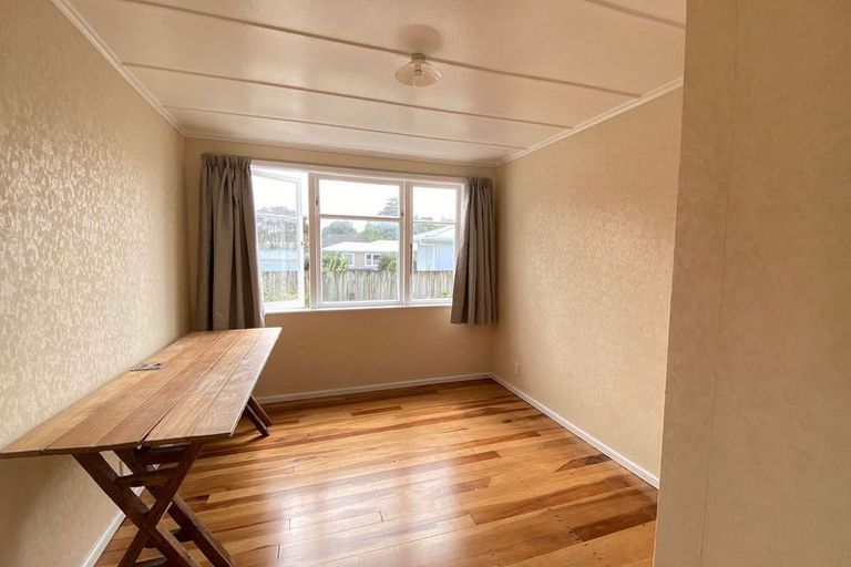 Photo of property in 15 Gladstone Street, Woodville, 4920