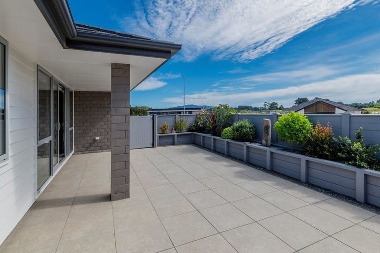 Photo of property in 18 Morepork Drive, Waikanae, 5036