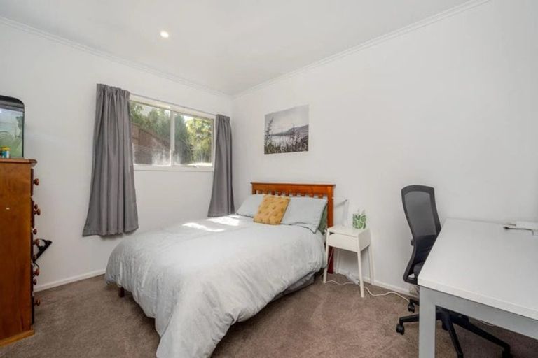 Photo of property in 30 Kiteroa Terrace, Rothesay Bay, Auckland, 0630