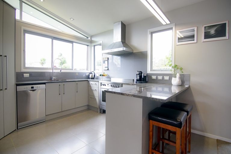 Photo of property in 8 Lifford Place, Awapuni, Palmerston North, 4412