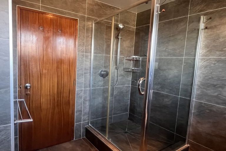 Photo of property in 32 Karnak Crescent, Russley, Christchurch, 8042