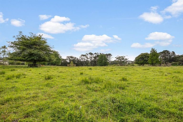 Photo of property in 5 Dysart Lane, Kumeu, 0891