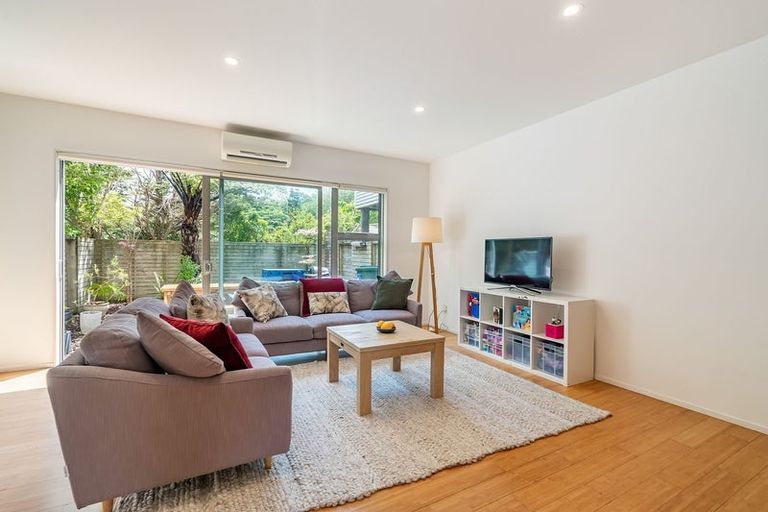 Photo of property in 60 Saddleback Grove, Karori, Wellington, 6012