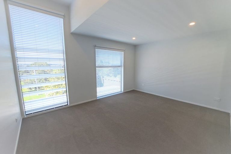 Photo of property in 24 Memorial Park Lane, Hobsonville, Auckland, 0618