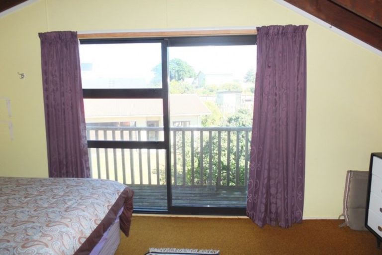 Photo of property in 10 Trafalgar Street, Foxton Beach, Foxton, 4815