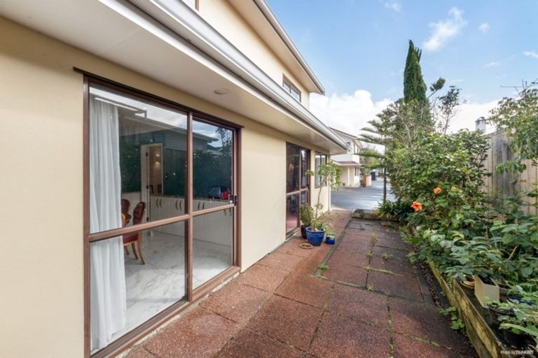 Photo of property in 20 Karetu Road, Greenlane, Auckland, 1051