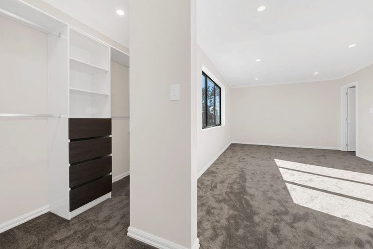 Photo of property in 76a Ennis Avenue, Pakuranga Heights, Auckland, 2010