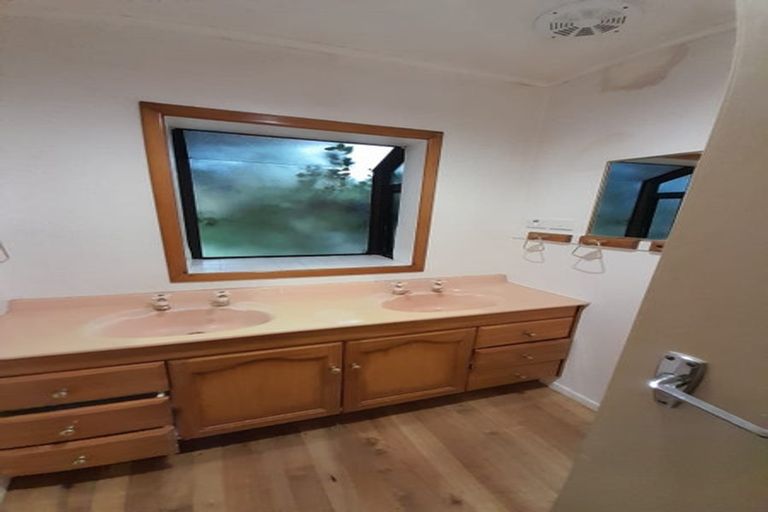 Photo of property in 41 Pegler Drive, Howick, Auckland, 2014