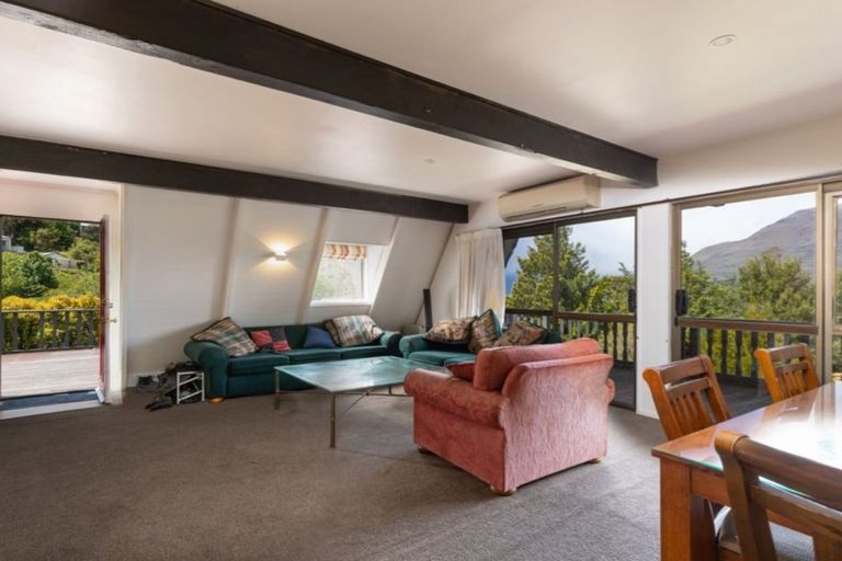 Photo of property in 6a Williams Street, Sunshine Bay, Queenstown, 9300