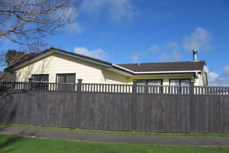 Photo of property in 70 Geraldine Crescent, Cloverlea, Palmerston North, 4412