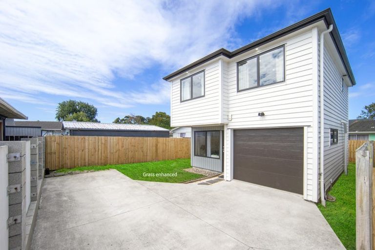 Photo of property in 8a Sharland Avenue, Manurewa, Auckland, 2102