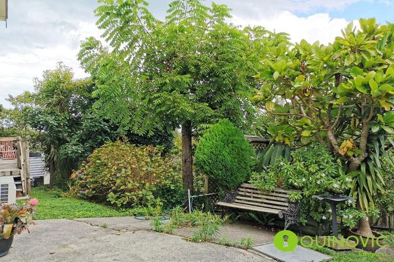 Photo of property in 2/215 Eskdale Road, Birkenhead, Auckland, 0626