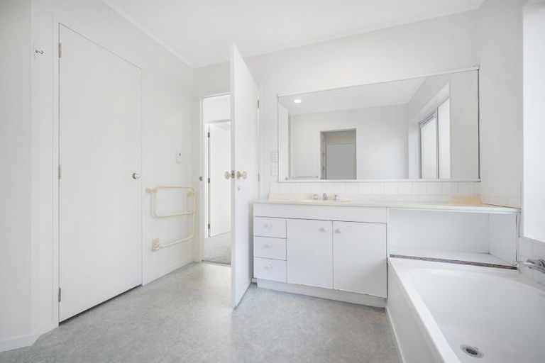 Photo of property in 13 Sheriff Place, Randwick Park, Auckland, 2105