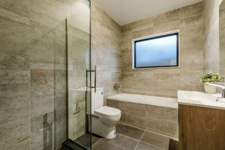 Photo of property in 15 Ropere Street, Kumeu, 0810