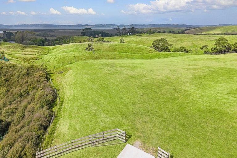 Photo of property in 13 Slater Road, South Head, 0874