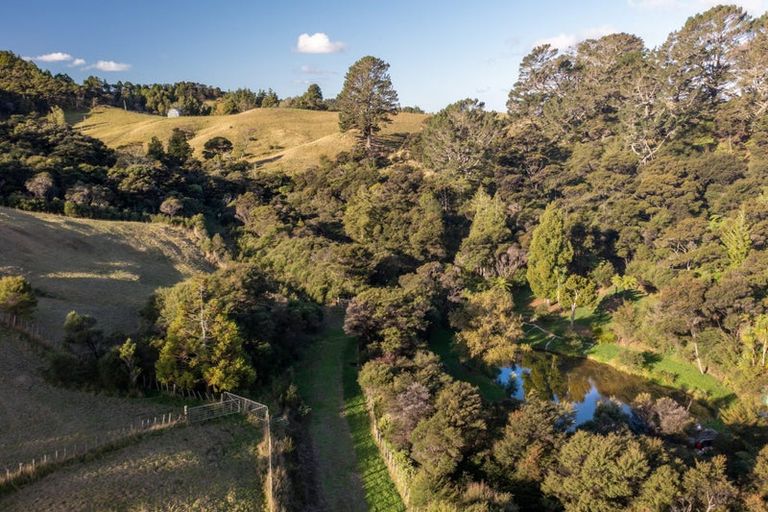 Photo of property in 244b Blackbridge Road, Dairy Flat, 0794