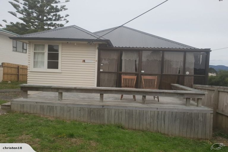 Photo of property in 79 Awaroa Road, Sunnyvale, Auckland, 0612