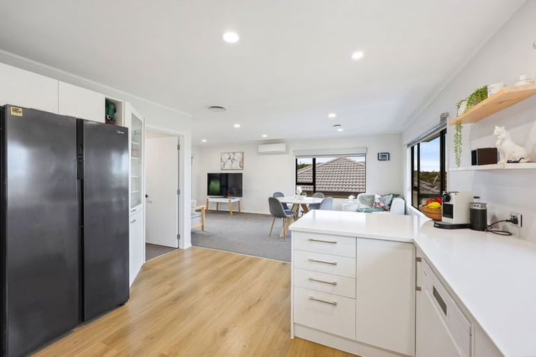 Photo of property in 1/14 Kells Place, Botany Downs, Auckland, 2010