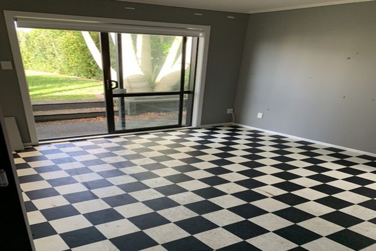 Photo of property in 44 Hepburn Road, Glendene, Auckland, 0602