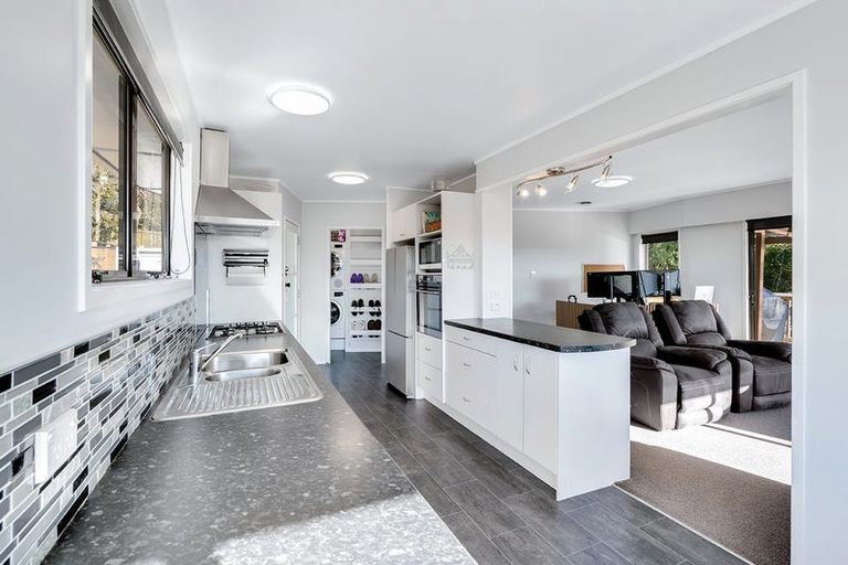 Photo of property in 15 Amanda Avenue, Dinsdale, Hamilton, 3204