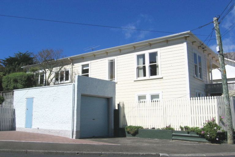 Photo of property in 28 Woburn Road, Northland, Wellington, 6012