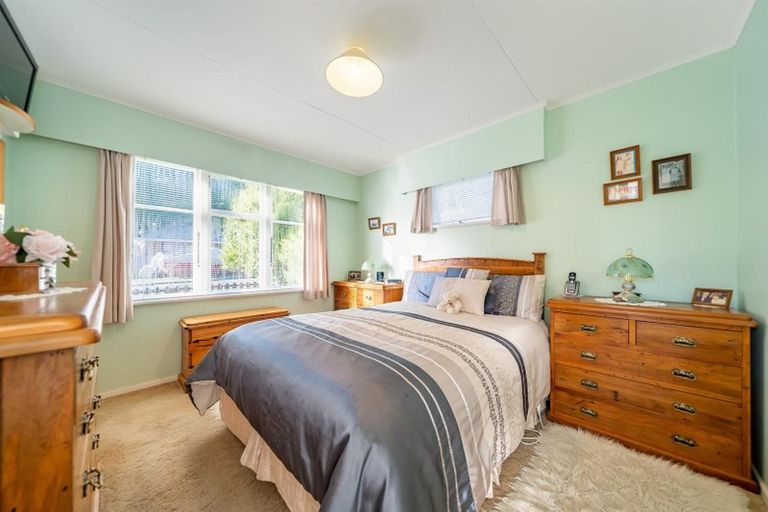 Photo of property in 44 Sunny Grove, Wainuiomata, Lower Hutt, 5014