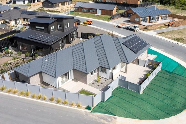 Photo of property in 18 Morepork Drive, Waikanae, 5036