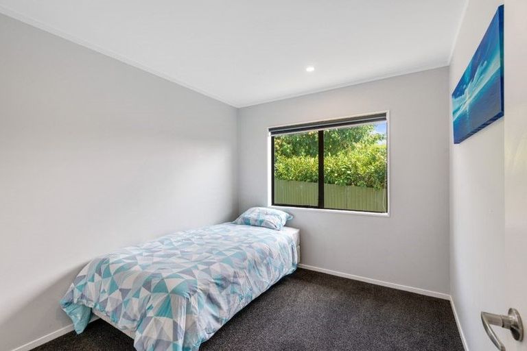 Photo of property in 21a Red Beach Road, Red Beach, 0932