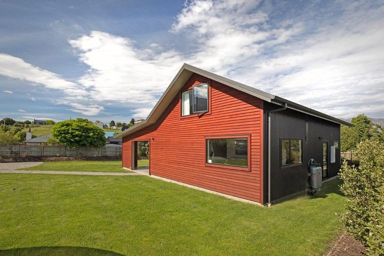 Photo of property in 18 Hewson Crescent, Lake Hawea, Wanaka, 9382