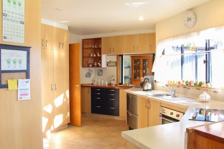 Photo of property in 55 Lowry Avenue, Redwood, Christchurch, 8051