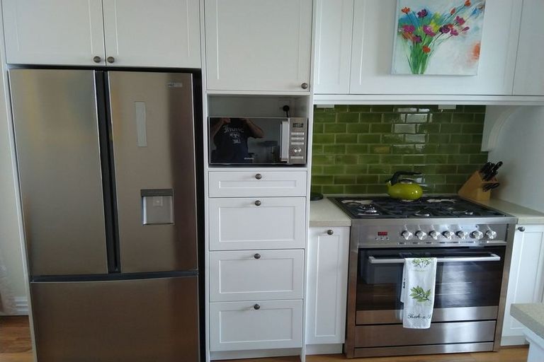 Photo of property in 32a Esther Street, Martinborough, 5711