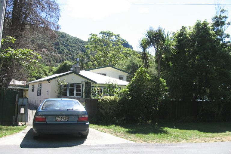 Photo of property in 5 Rata Street, Birchville, Upper Hutt, 5018