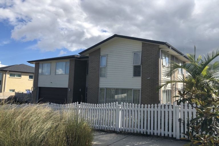 Photo of property in 24 Mackay Drive, Greenhithe, Auckland, 0632
